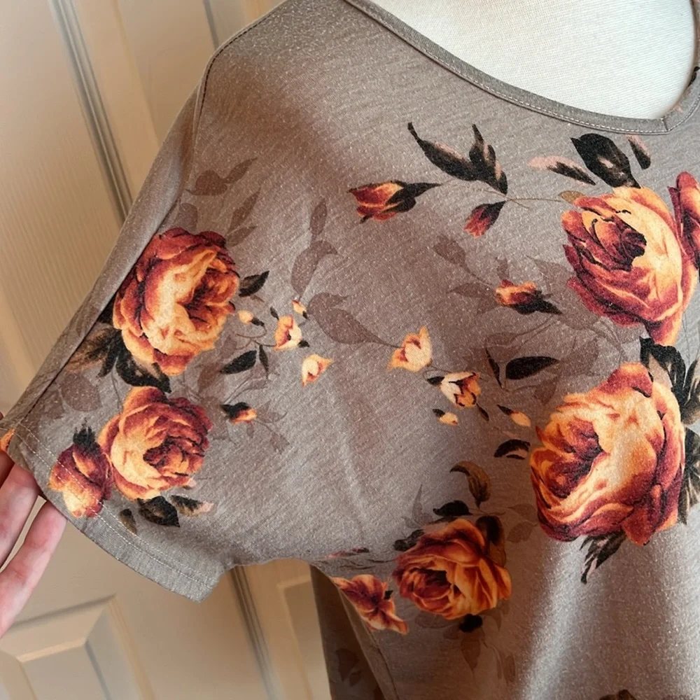 Bombom Floral Tee - Picture 2 of 6